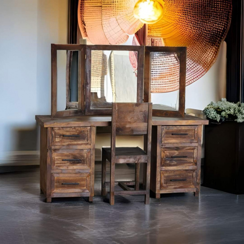 Deeds Dresser